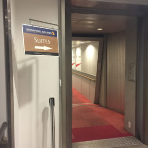 Suite Class jet bridge