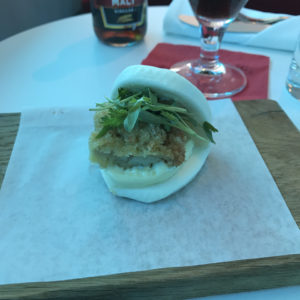 Crispy chicken bao bun